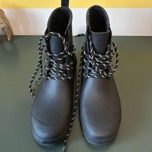 Madewell rain boots. Size 10
